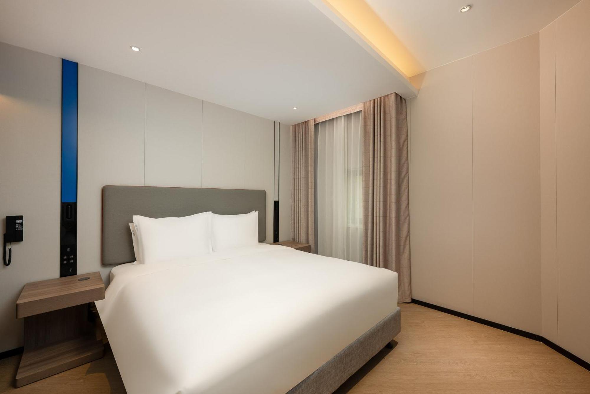 Holiday Inn Express Shanghai Jing'An Temple By Ihg Dış mekan fotoğraf