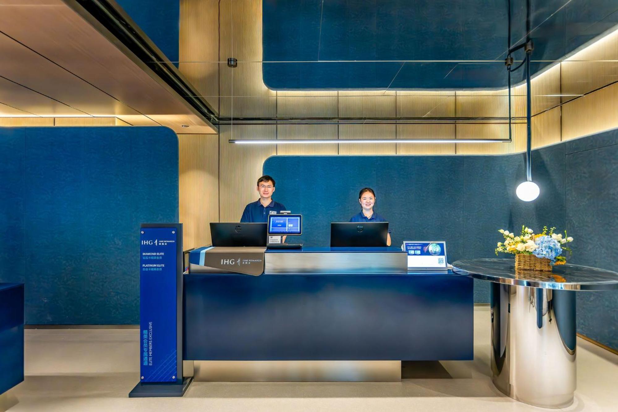 Holiday Inn Express Shanghai Jing'An Temple By Ihg Dış mekan fotoğraf
